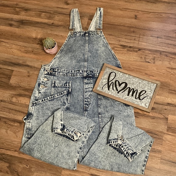 SHEIN Denim - SHEIN | Women’s Acid Wash Cropped Overalls